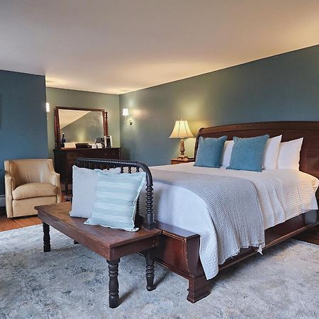 The Manor On Golden Pond Bed & Breakfast Holderness Exterior photo