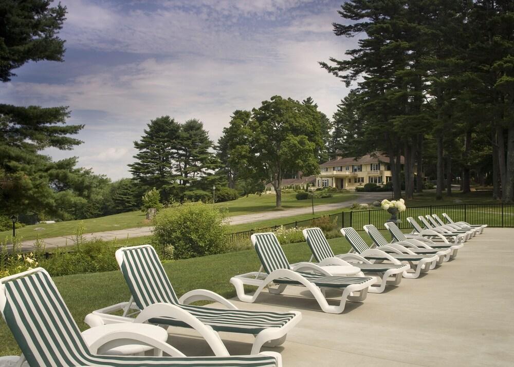 The Manor On Golden Pond Bed & Breakfast Holderness Exterior photo