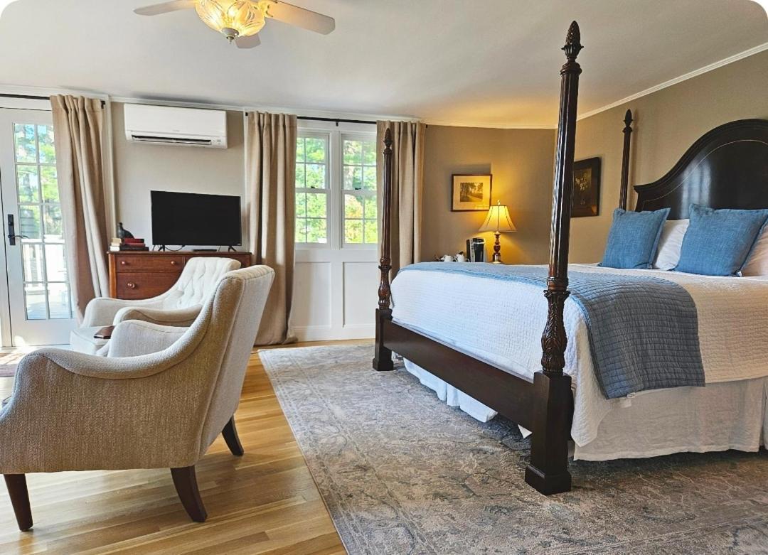 The Manor On Golden Pond Bed & Breakfast Holderness Exterior photo