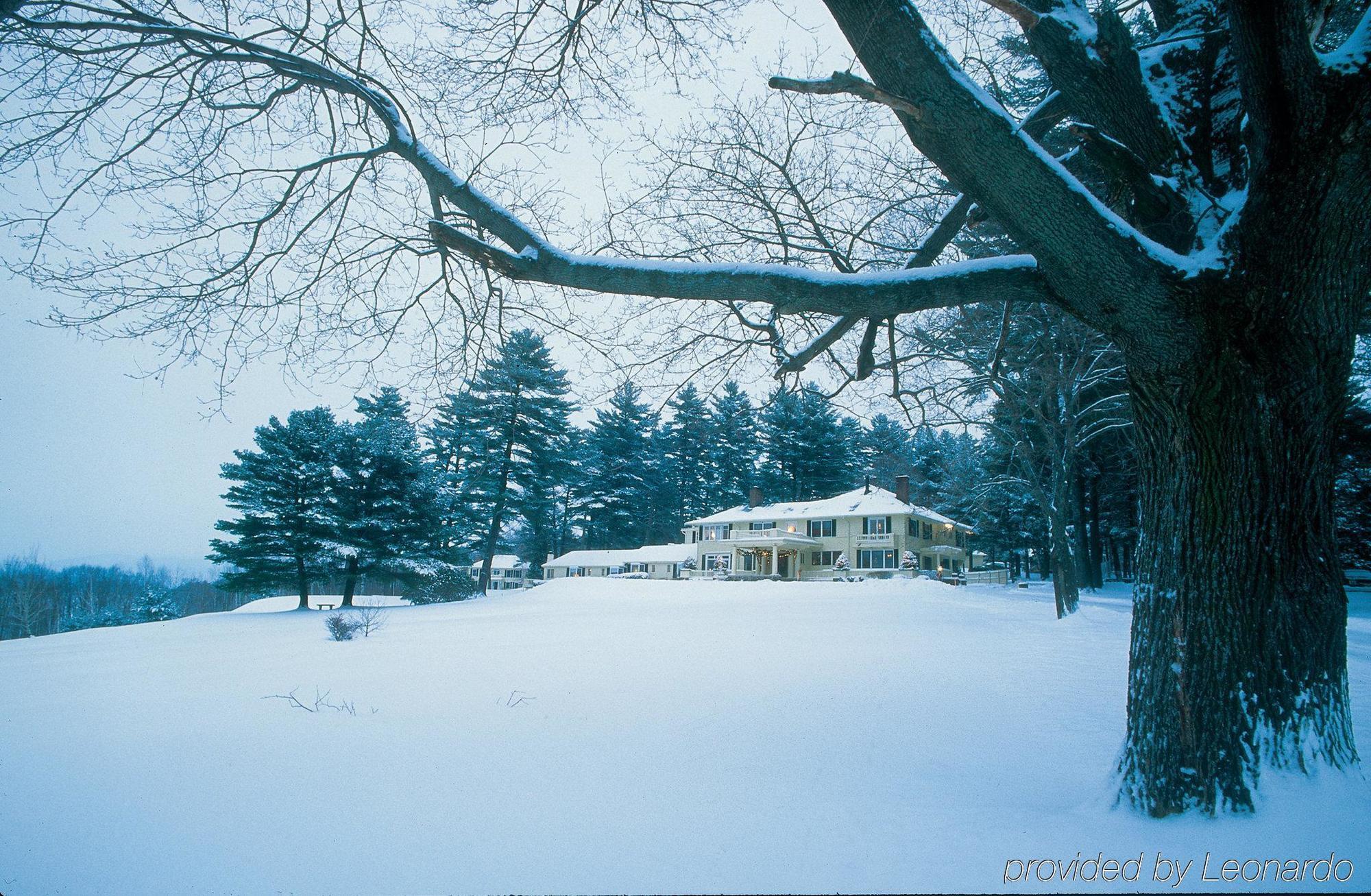 The Manor On Golden Pond Bed & Breakfast Holderness Exterior photo