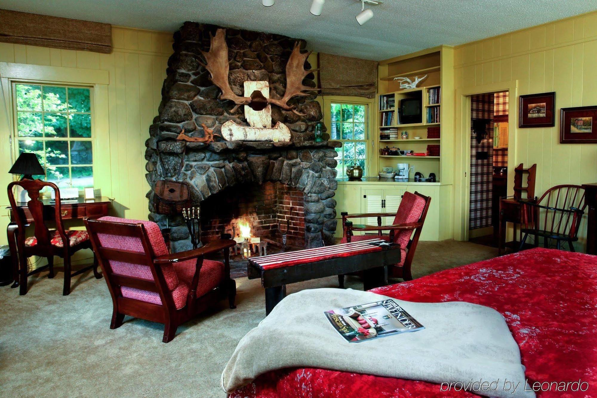 The Manor On Golden Pond Bed & Breakfast Holderness Exterior photo