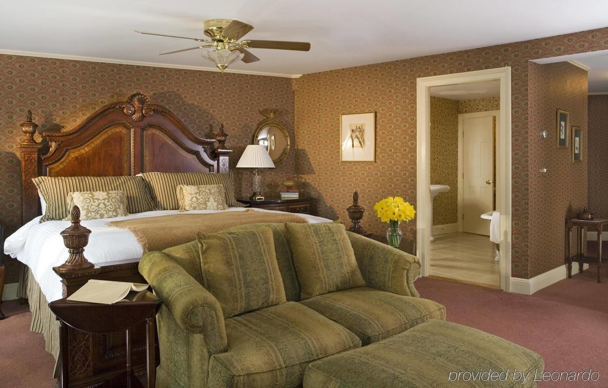 The Manor On Golden Pond Bed & Breakfast Holderness Exterior photo