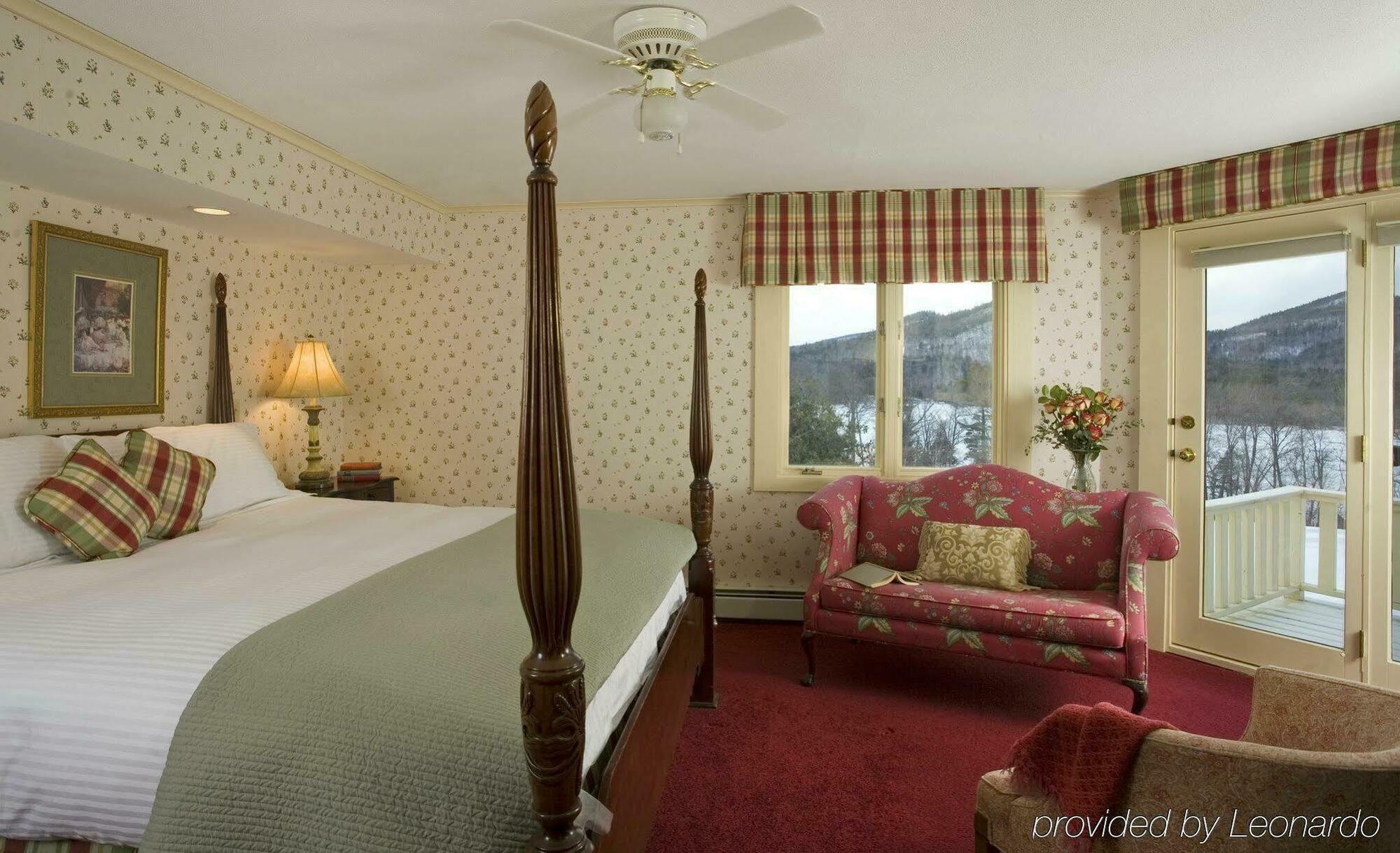 The Manor On Golden Pond Bed & Breakfast Holderness Exterior photo